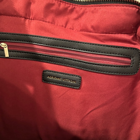 Adrienne Vittadini Puffy Weekender Duffle - Picture 4 of 4